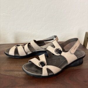 Mephisto cream leather Slingback Sandal US 6.5